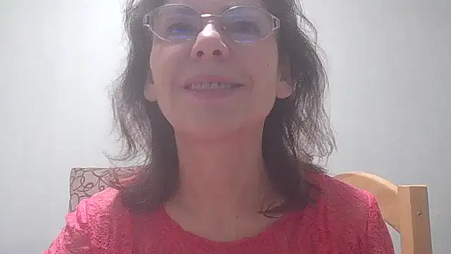 Snapshot of HollyJewel chatting on 12-16-24, 07:21 HollyJewel online show from 12-16-24, 07:21