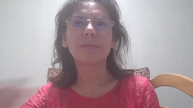 Snapshot of HollyJewel chatting on 12-17-24, 06:31 HollyJewel online show from 12-17-24, 06:31