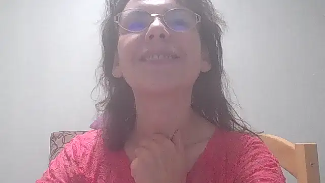 Snapshot of HollyJewel chatting on 12-19-24, 07:51 HollyJewel online show from 12-19-24, 07:51