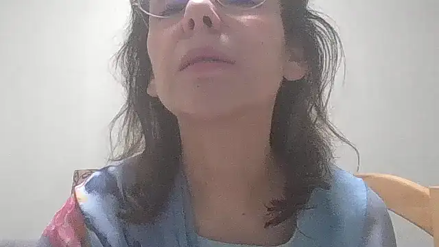 Snapshot of HollyJewel chatting on 01-23-25, 04:48 HollyJewel online show from 01-23-25, 04:48