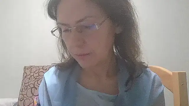 Snapshot of HollyJewel chatting on 01-23-25, 07:51 HollyJewel online show from 01-23-25, 07:51