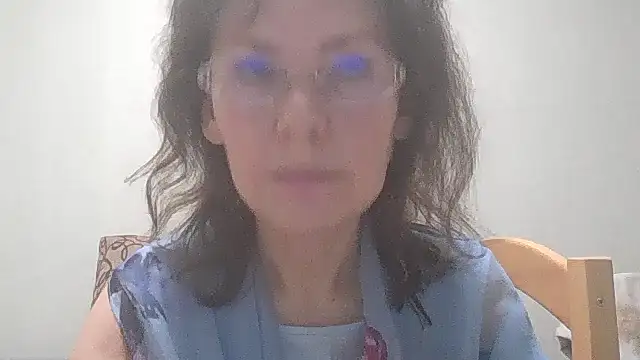 Snapshot of HollyJewel chatting on 01-31-25, 08:22 HollyJewel online show from 01-31-25, 08:22