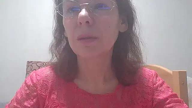 Snapshot of HollyJewel chatting on 02-21-25, 05:53 HollyJewel online show from 02-21-25, 05:53