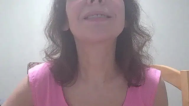 Snapshot of HollyJewel chatting on 02-24-25, 06:36 HollyJewel online show from 02-24-25, 06:36