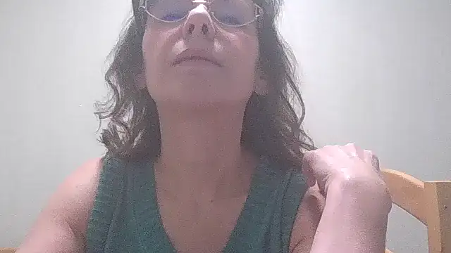 Snapshot of HollyJewel chatting on 02-27-25, 08:53 HollyJewel online show from 02-27-25, 08:53