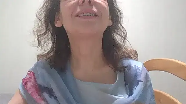 Snapshot of HollyJewel chatting on 03-13-25, 05:39 HollyJewel online show from 03-13-25, 05:39