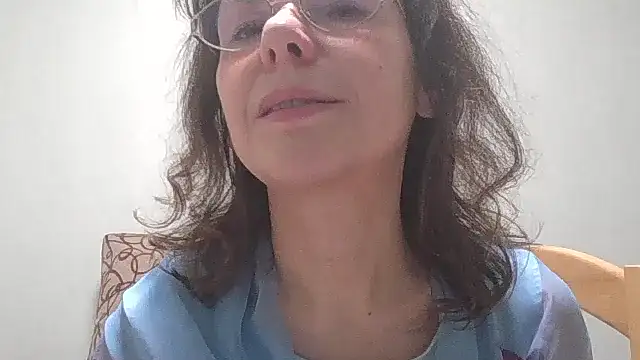 Snapshot of HollyJewel chatting on 03-14-25, 08:49 HollyJewel online show from 03-14-25, 08:49