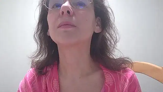 Snapshot of HollyJewel chatting on 03-21-25, 04:40 HollyJewel online show from 03-21-25, 04:40