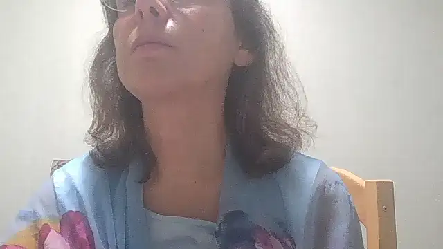 Snapshot of HollyJewel chatting on 09-29-25, 03:06 HollyJewel online show from 09-29-25, 03:06