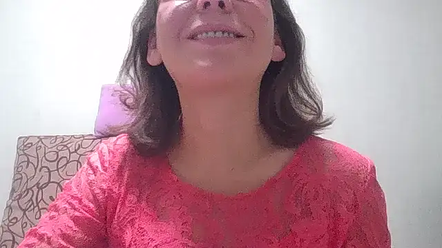 Snapshot of HollyJewel chatting on 10-16-25, 05:25 HollyJewel online show from 10-16-25, 05:25