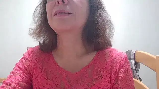 Snapshot of HollyJewel chatting on 10-23-25, 04:50 HollyJewel online show from 10-23-25, 04:50