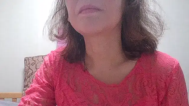 Snapshot of HollyJewel chatting on 10-24-25, 02:24 HollyJewel online show from 10-24-25, 02:24