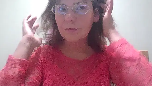 Snapshot of HollyJewel chatting on 11-12-25, 05:13 HollyJewel online show from 11-12-25, 05:13