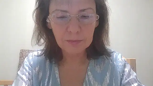 Snapshot of HollyJewel chatting on 11-17-25, 04:13 HollyJewel online show from 11-17-25, 04:13