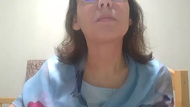 Snapshot of HollyJewel chatting on 11-24-25, 02:50 HollyJewel online show from 11-24-25, 02:50