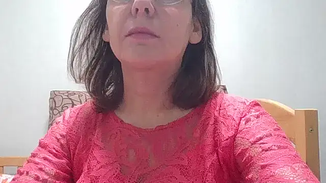 Snapshot of HollyJewel chatting on 12-15-25, 03:27 HollyJewel online show from 12-15-25, 03:27