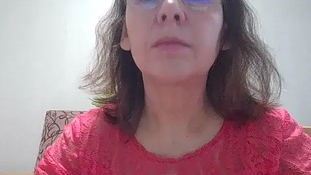 Snapshot of HollyJewel chatting on 12-23-25, 09:40 HollyJewel online show from 12-23-25, 09:40