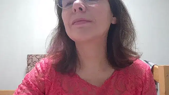 Snapshot of HollyJewel chatting on 01-11-26, 05:40 HollyJewel online show from 01-11-26, 05:40