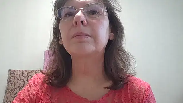 Snapshot of HollyJewel chatting on 02-20-26, 11:54 HollyJewel online show from 02-20-26, 11:54