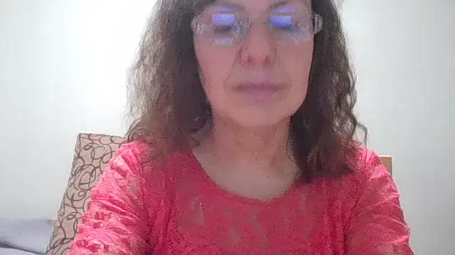 Snapshot of HollyJewel chatting on 02-24-26, 07:23 HollyJewel online show from 02-24-26, 07:23