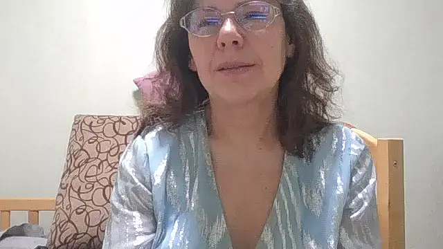 Snapshot of HollyJewel chatting on 03-03-26, 07:09 HollyJewel online show from 03-03-26, 07:09