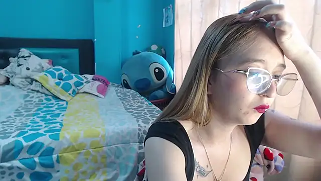 Liaroberts1 online show from 02-08-25, 12:06