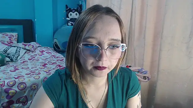 Liaroberts1 online show from 03-04-25, 11:51