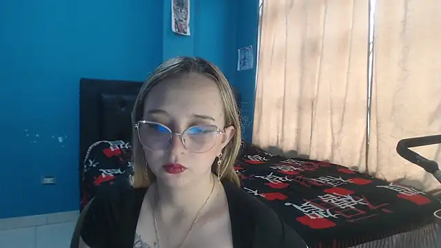 Liaroberts1 online show from 11-24-25, 12:16