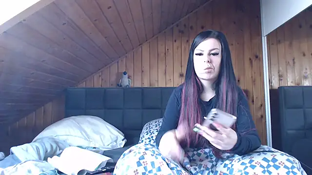 BoeseMoni1998 online show from 10-18-25, 10:16