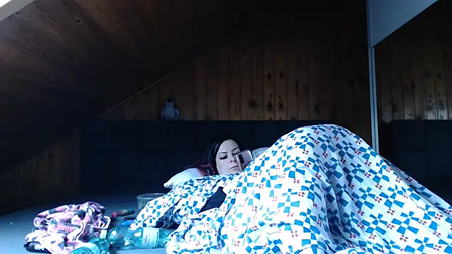 BoeseMoni1998 online show from 10-28-25, 02:31