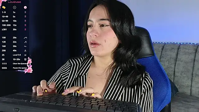 ZaraDames  online show from 06-11-26, 04:21