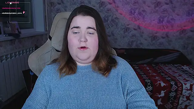 Snapshot of Estelle_Hicks chatting on 11-28-25, 06:10 Estelle Hicks online show from 11-28-25, 06:10