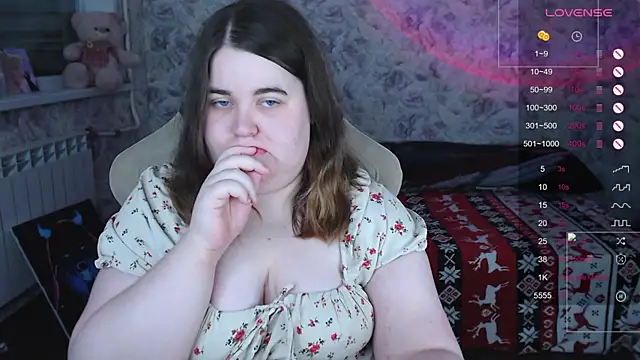 Snapshot of Estelle_Hicks chatting on 12-15-25, 06:34 Estelle Hicks online show from 12-15-25, 06:34