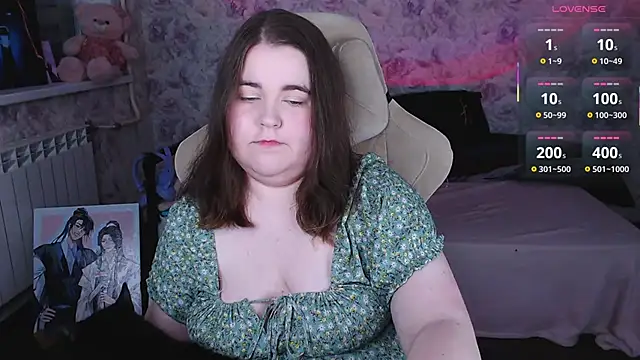 Snapshot of Estelle_Hicks chatting on 06-16-26, 07:27 Estelle Hicks online show from 06-16-26, 07:27