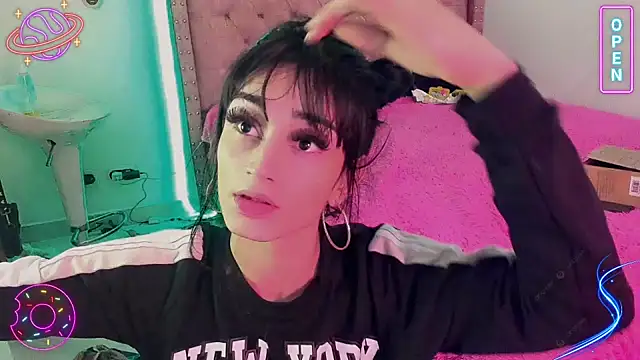 LittleEmmaa online show from 12-30-24, 12:09