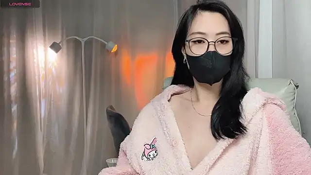 Snapshot of _minji_bae chatting on 01-11-26, 06:02 minji bae online show from 01-11-26, 06:02