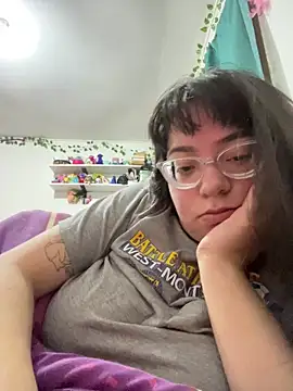 indiegirl666 online show from 10-28-25, 05:33