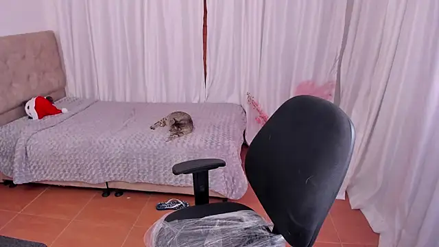 Victoryyy  online show from 12-16-24, 08:26