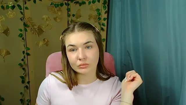 Snapshot of Glory_air chatting on 06-19-26, 08:29 Glory air online show from 06-19-26, 08:29