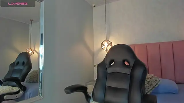 SUNNYCYRUS online show from 11-19-25, 12:38