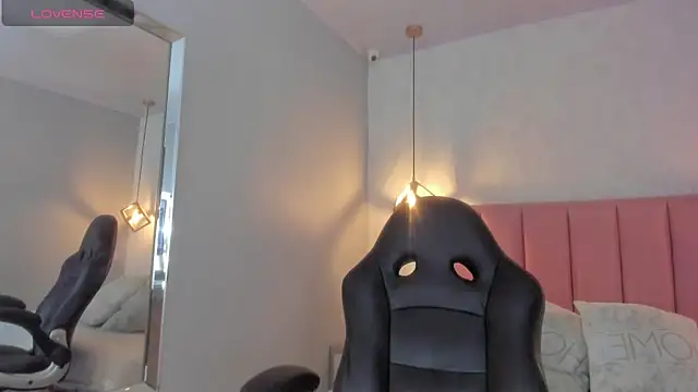 SUNNYCYRUS online show from 01-16-26, 12:09