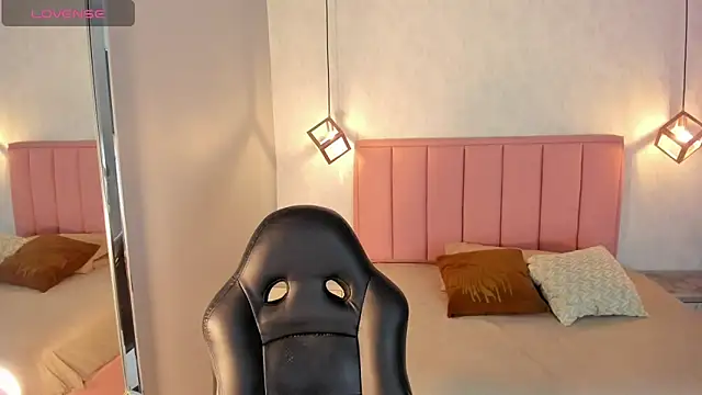 SUNNYCYRUS online show from 04-23-26, 12:51