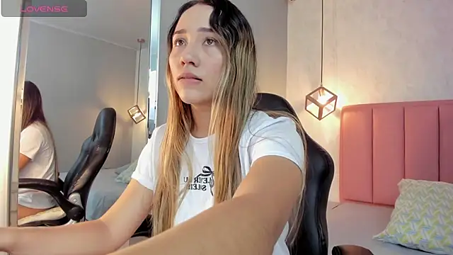 SUNNYCYRUS online show from 04-29-26, 12:53