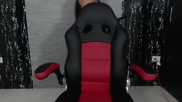 Snapshot of evelin_999_ chatting on 03-15-25, 10:00 evelin 999 online show from 03-15-25, 10:00