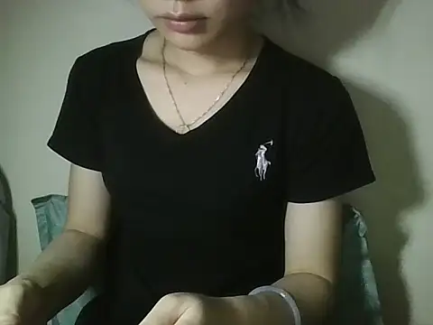 Snapshot of Be-MyMy chatting on 04-12-26, 05:56 Be-MyMy online show from 04-12-26, 05:56