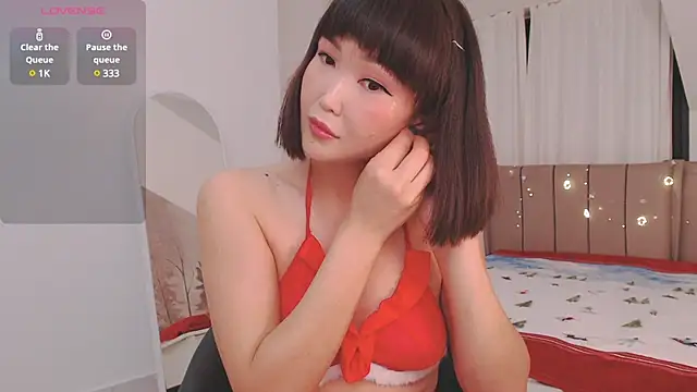 Snapshot of TumiLio chatting on 12-25-24, 07:35 TumiLio online show from 12-25-24, 07:35