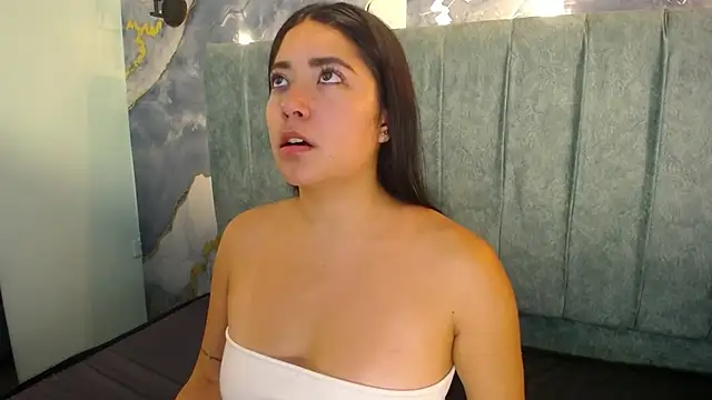 Snapshot of Susy_thomson chatting on 12-17-25, 09:21 Susy thomson online show from 12-17-25, 09:21