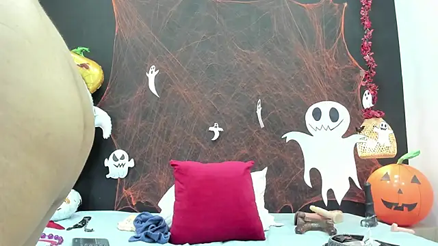 Luna smit08 online show from 10-27-25, 08:13