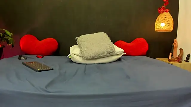 Luna smit08 online show from 04-28-26, 02:27