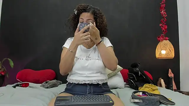 Luna smit08 online show from 06-16-26, 08:55
